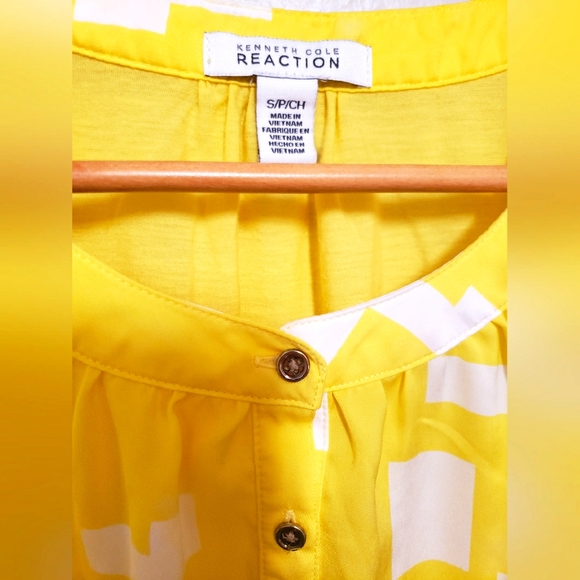 KENNETH COLE REACTION Top, Yellow/White Sleeveless Buttons Size P/S - Picture 2 of 5